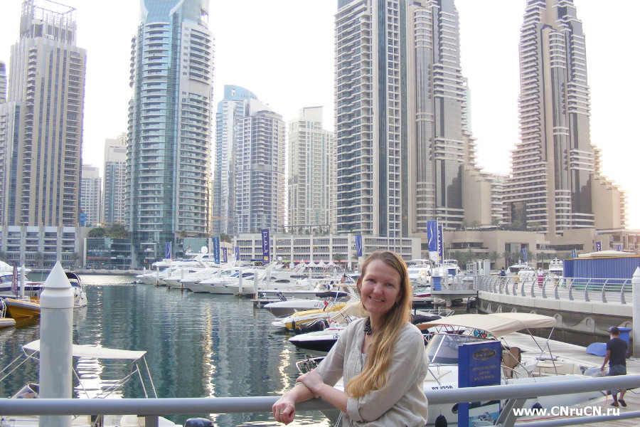 Дубай порт с яхтами 